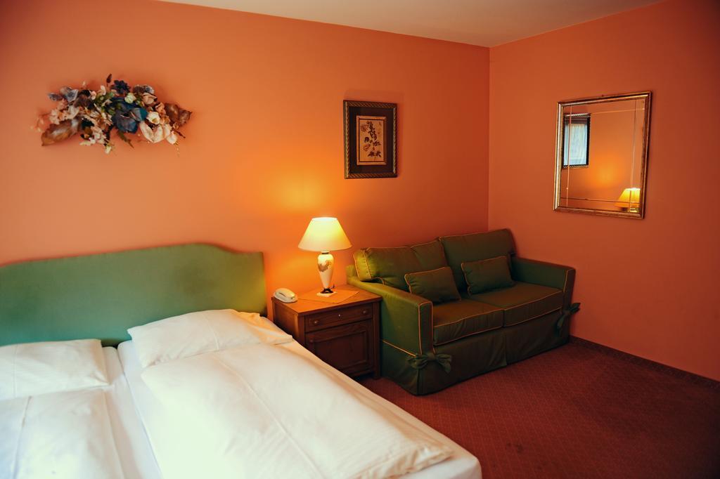 Hotel Kienberger Hof プフロンテン エクステリア 写真
